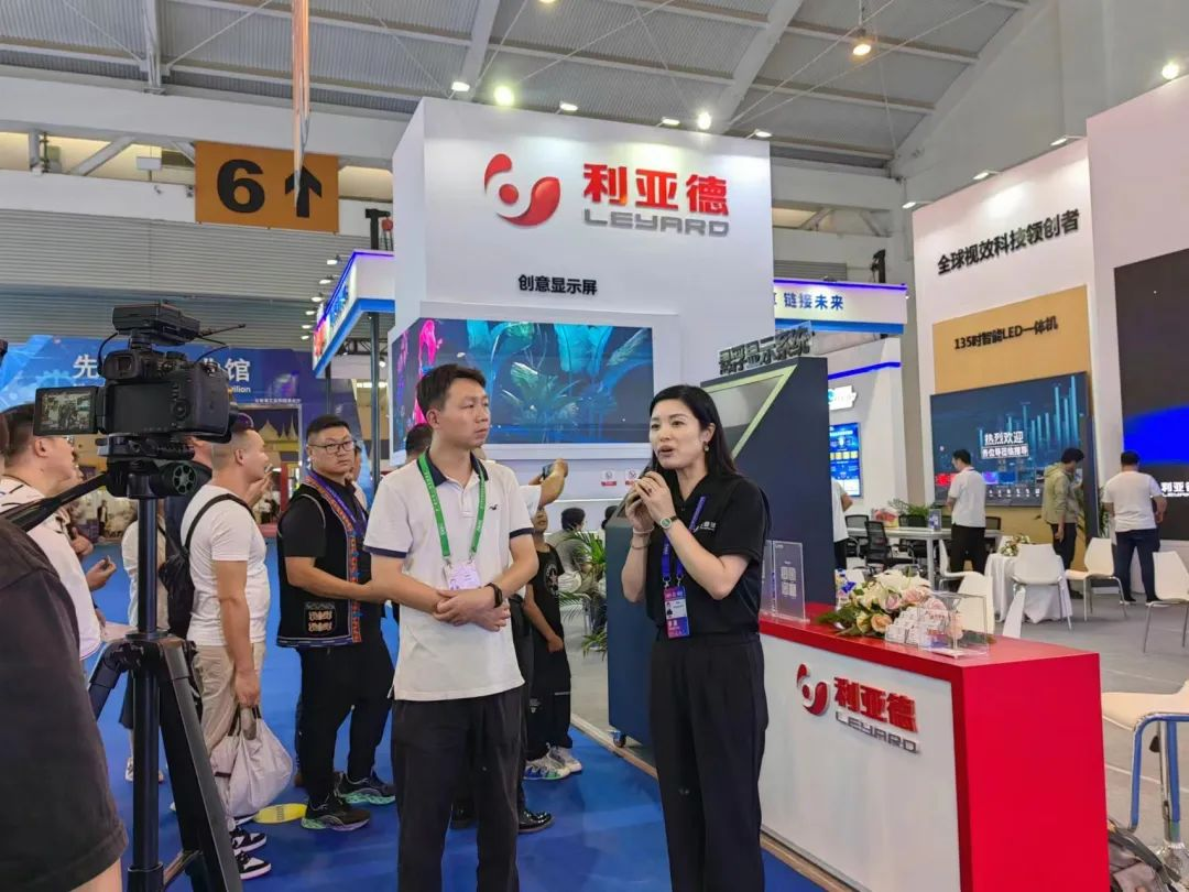 惊艳亮相南博会 | mg冰球突破打造视觉盛宴