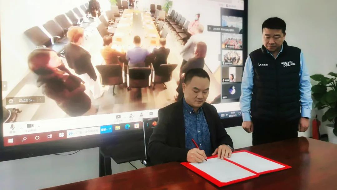 mg冰球突破·奢华版(试玩)官方网站