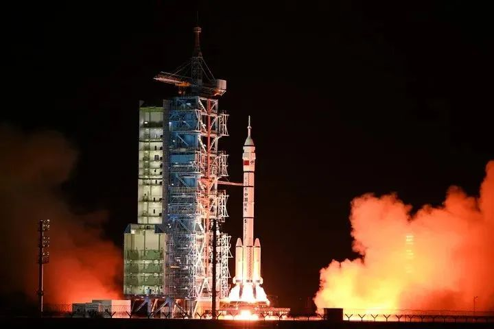 mg冰球突破·奢华版(试玩)官方网站