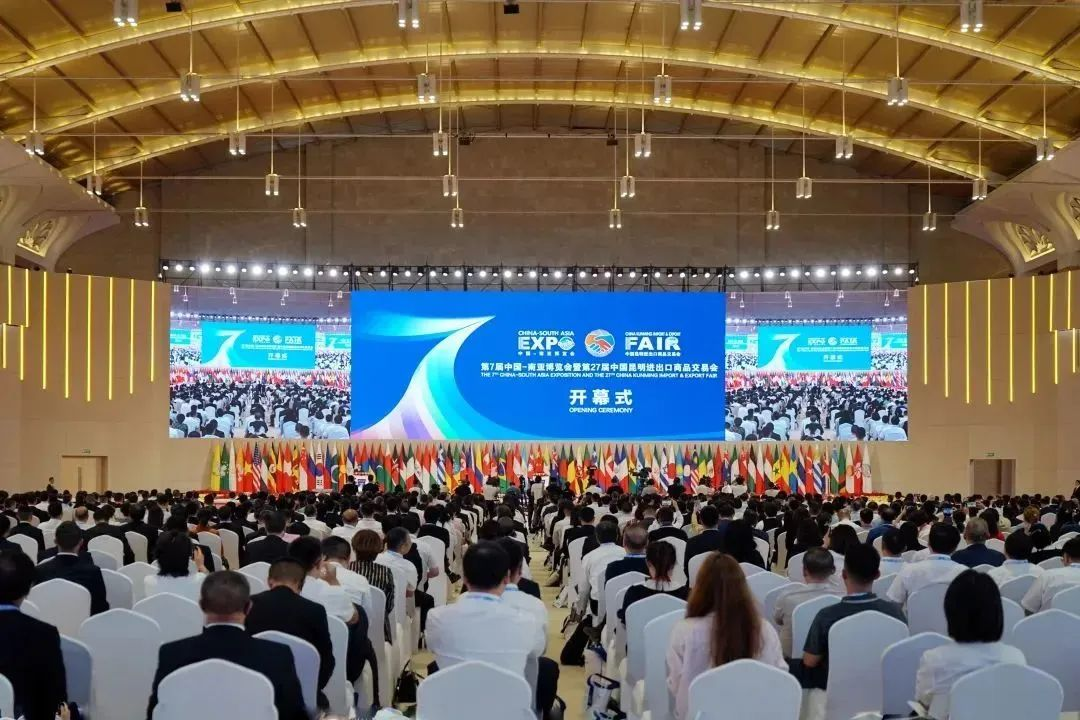 惊艳亮相南博会 | mg冰球突破打造视觉盛宴