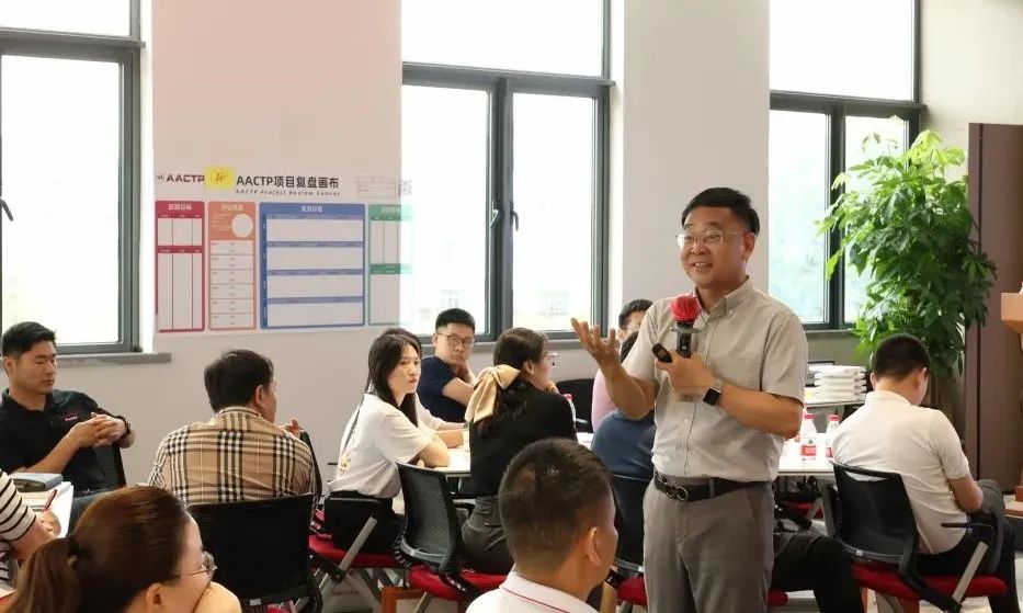 赋能人才发展 | “复盘中国行?走进mg冰球突破”进建活动成功进行